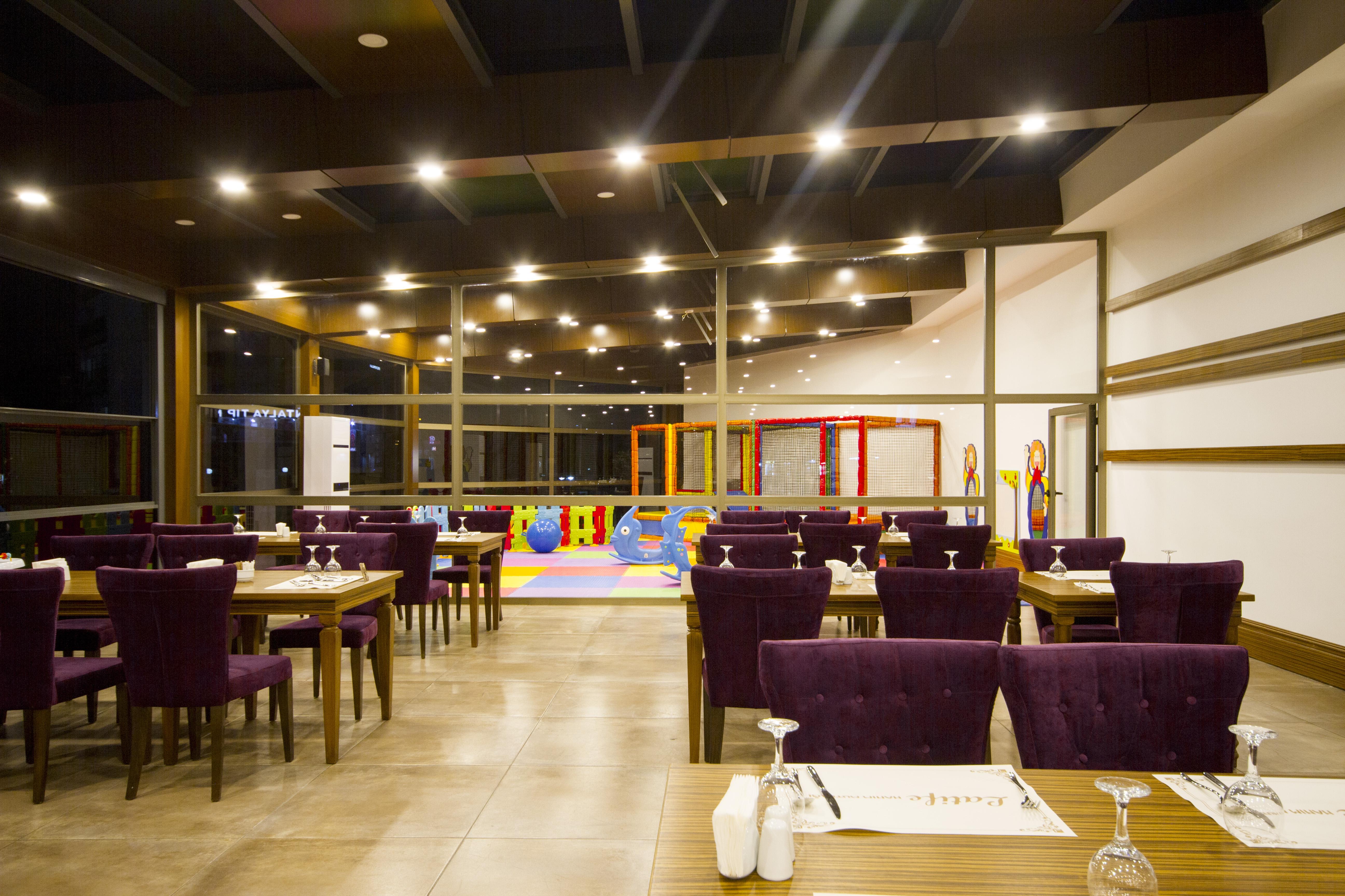 Sky Business Hotel Antalya Bagian luar foto